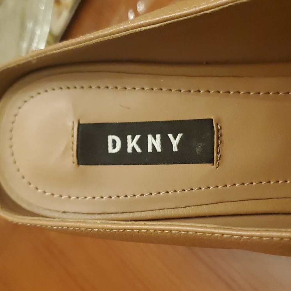 DKNY Shoes - Picture 2 of 7